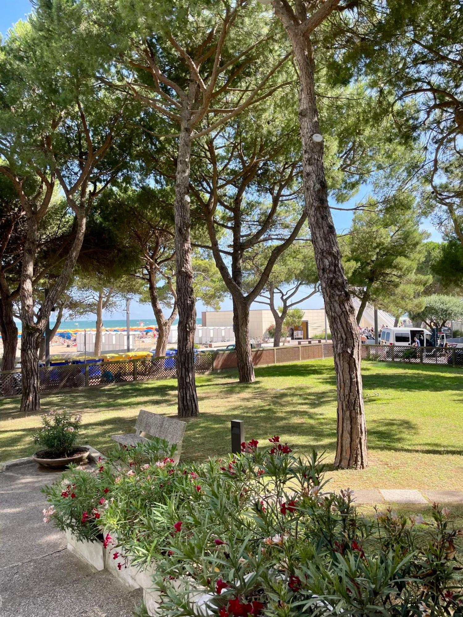 Blu Residence 2 Lignano Sabbiadoro Extérieur photo